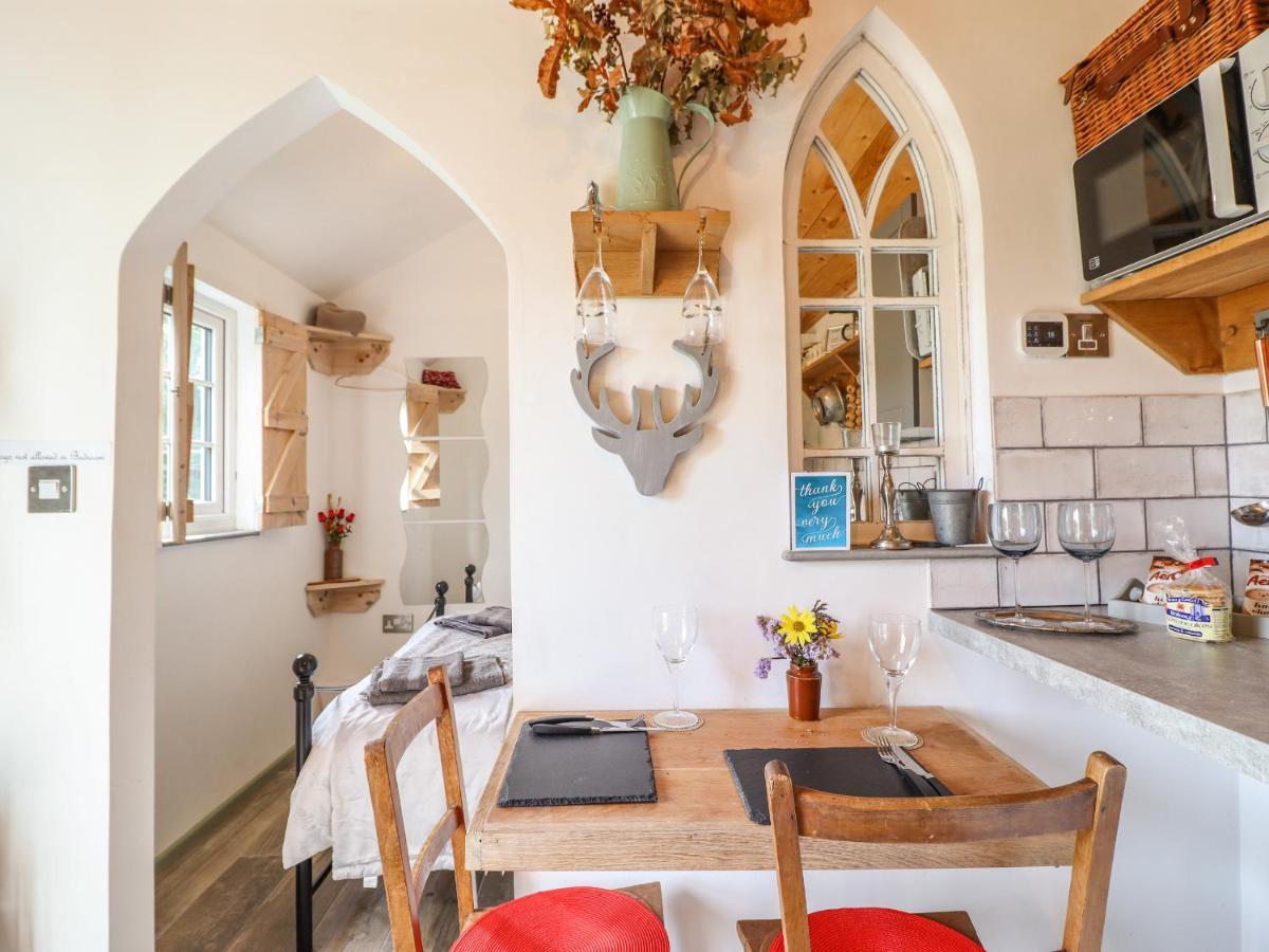 Chateau Petit Caersws Dış mekan fotoğraf